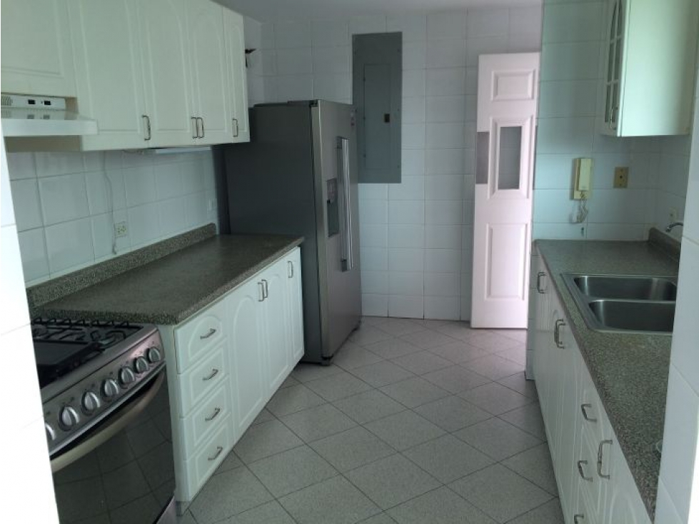 ALQUILER APARTAMENTO MARBELLA LINEA BLANCA — foto 3