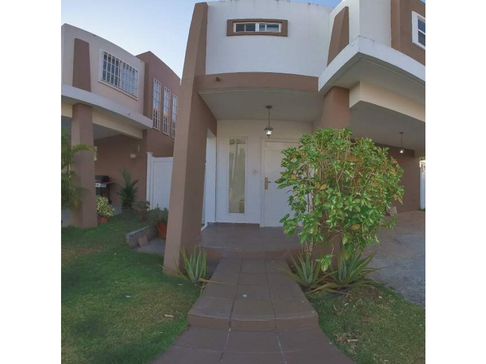 ALQUILER CASA BRISAS DEL GOLF