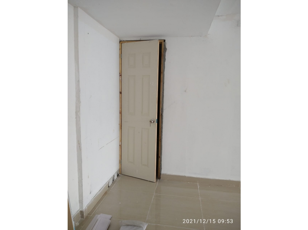 ALQUILO LOCAL COMERCIAL NUEVO. AV LA PAZ
