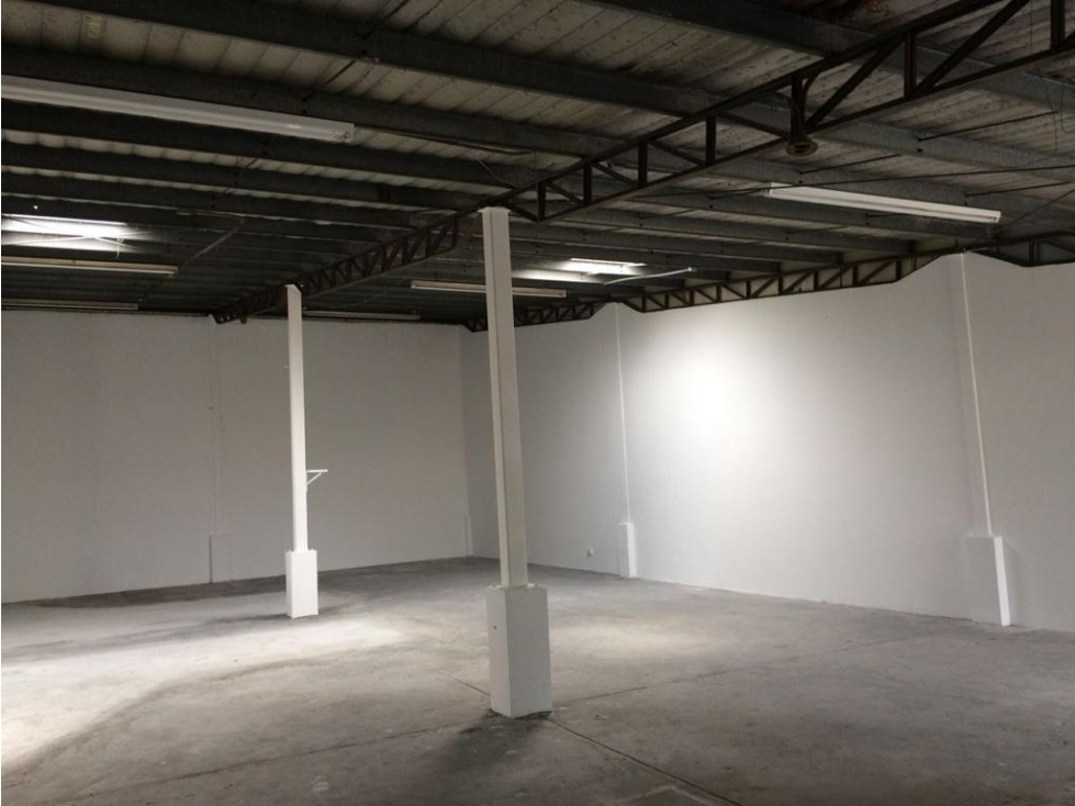ALQUILO LOCAL COMERCIAL TRANSISTMICA