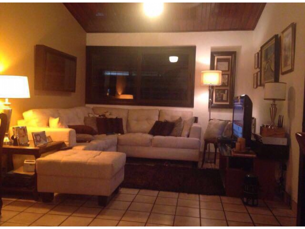 VENDO CASA LA ALAMEDA