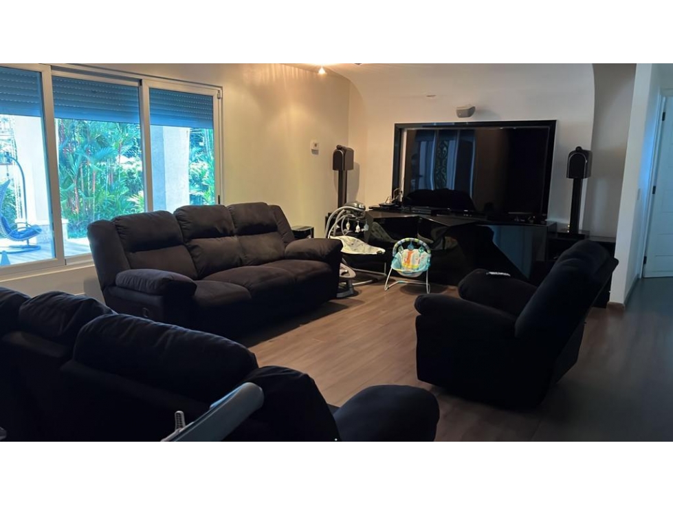 VENTA CASA AMOBLADA ALTOS DEL GOLF