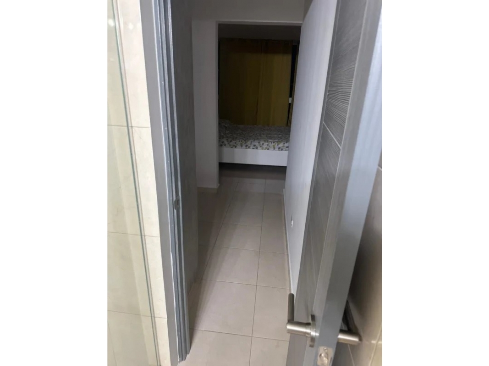 ALQUILER APARTAMENTO VIA ESPAÑA — foto 3