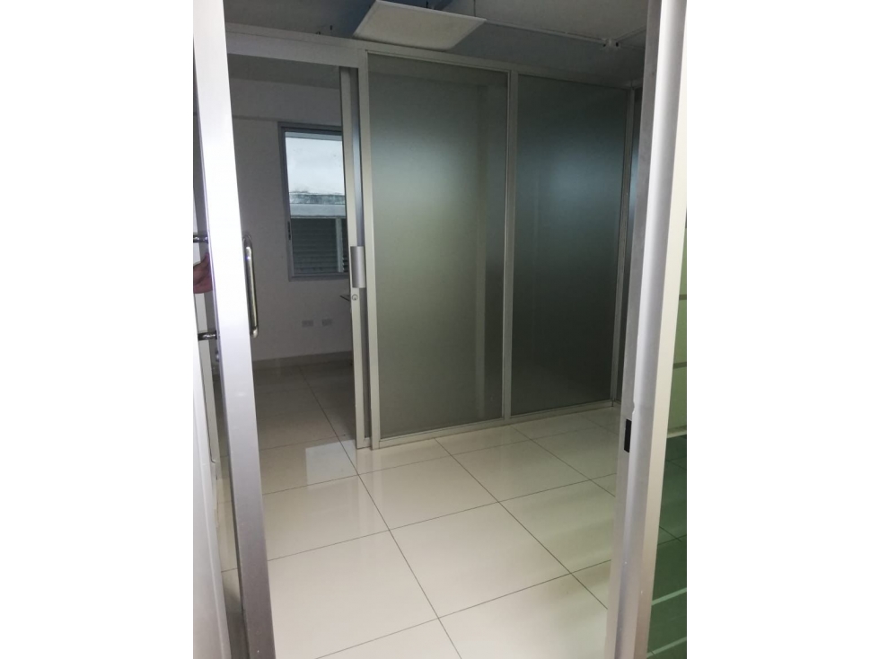 ALQUILER OFICINA EL CANGREJO — foto 4