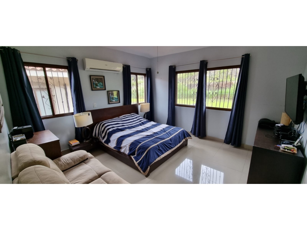 VENTA CASA LAS CUMBRES OMAR TORRIJOS - 6