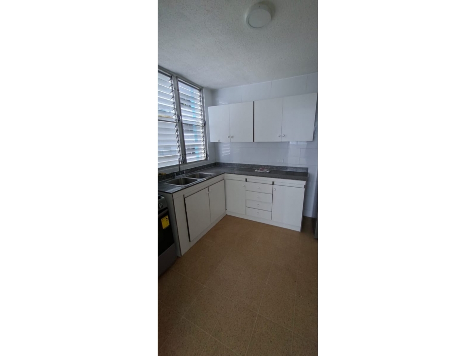 ALQUILER APARTAMENTO VIA PORRAS LINEA BLANCA — foto 4