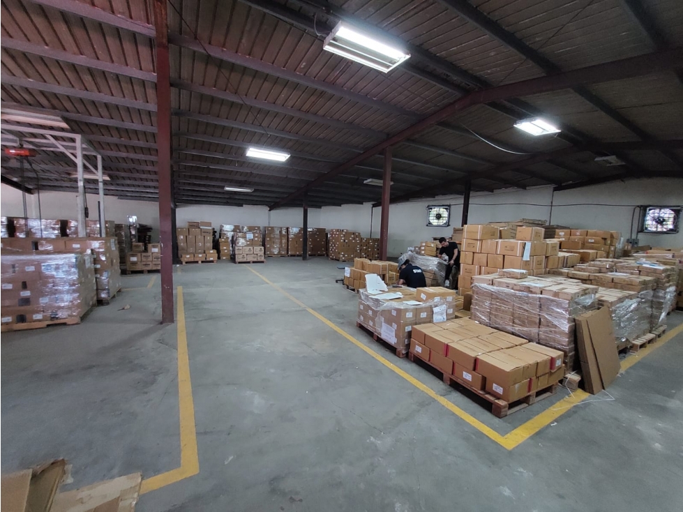 ALQUILER BODEGA LA LOCERIA
