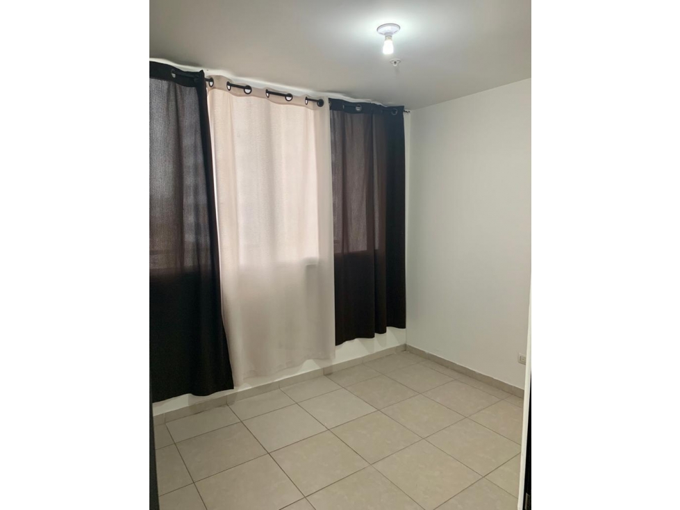 ALQUILER APARTAMENTO EL BOSQUE — foto 4