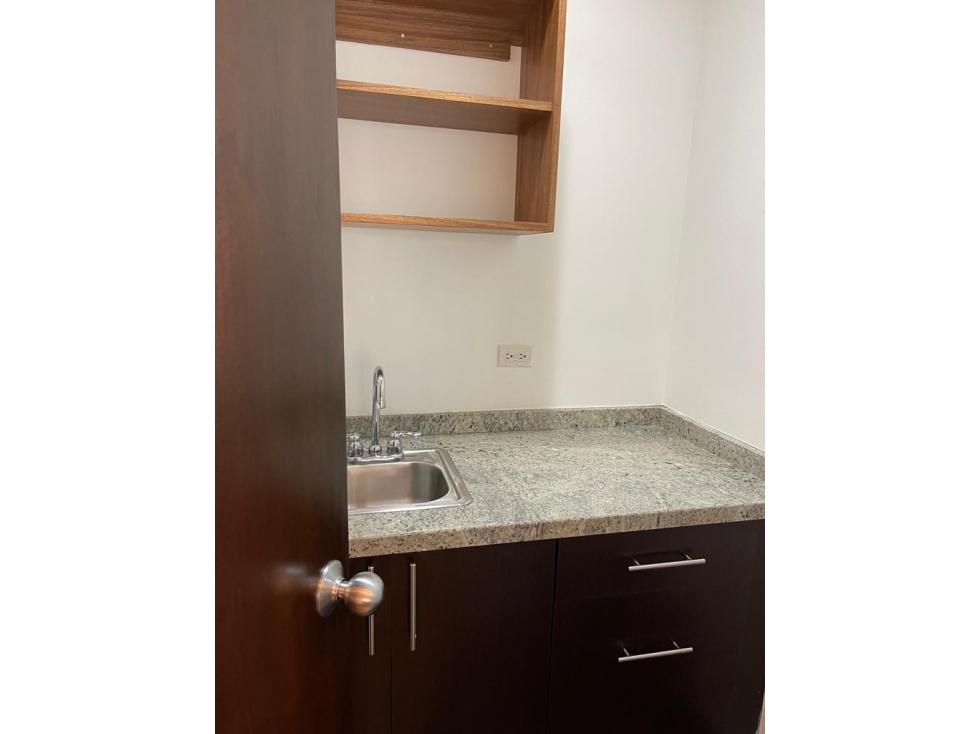ALQUILER OFICINA AMOBLADA COSTA DEL ESTE — foto 3