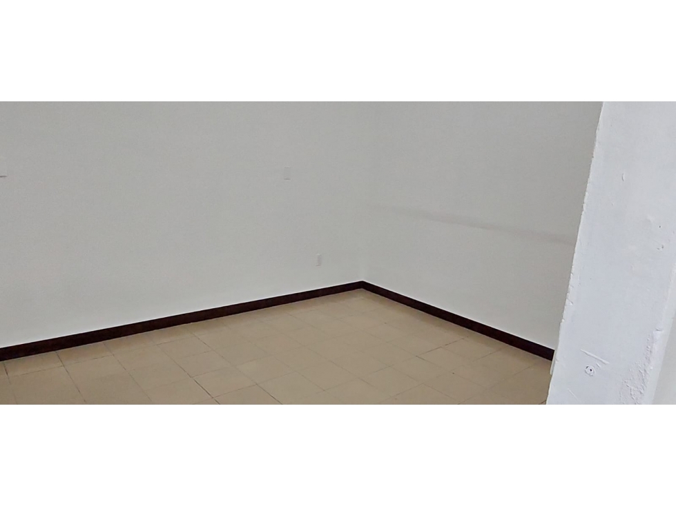 ALQUILER OFICINA PARQUE LEFEVRE — foto 2