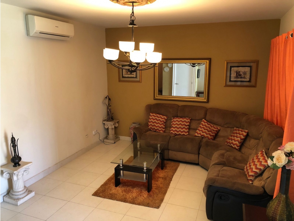 VENTA CASA VERSALLES