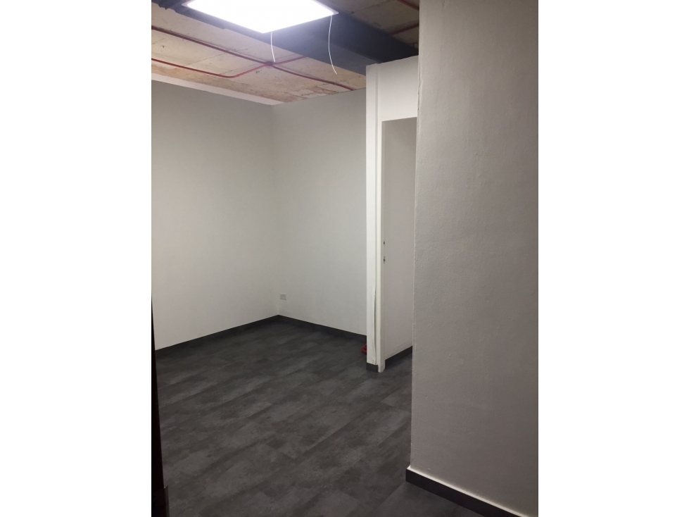 ALQUILER OFICINA AVENIDA BALBOA — foto 4
