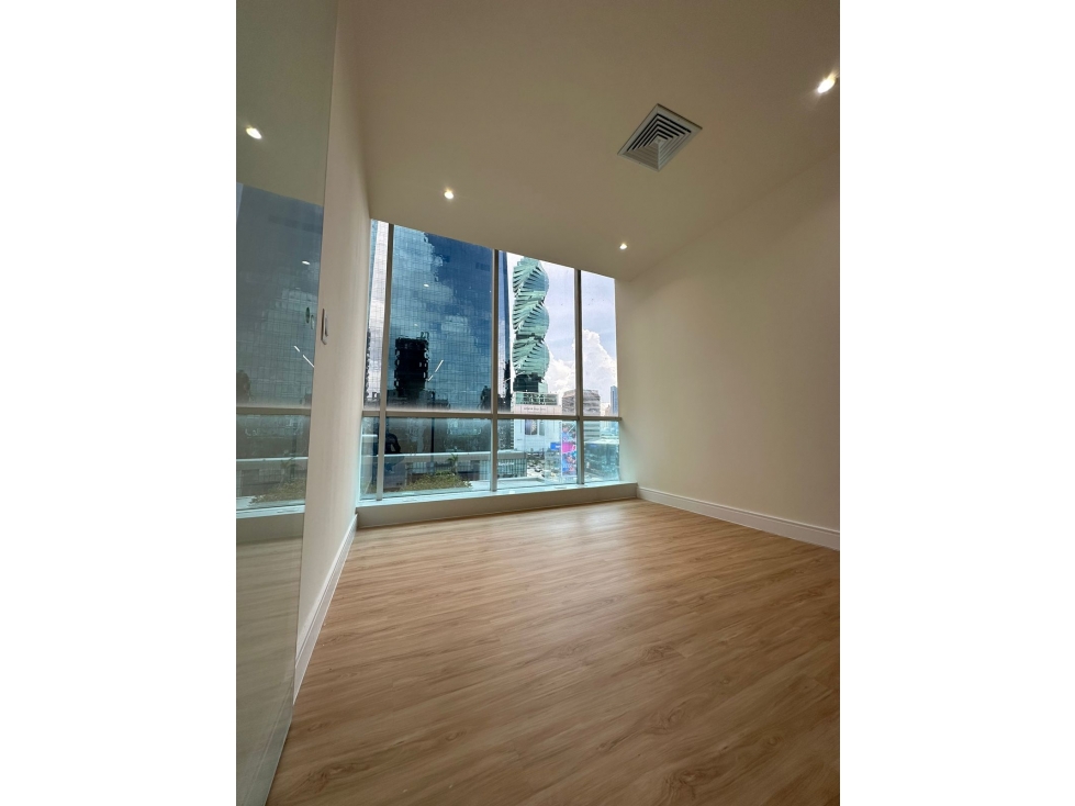 ALQUILER OFICINA CALLE 50 — foto 4