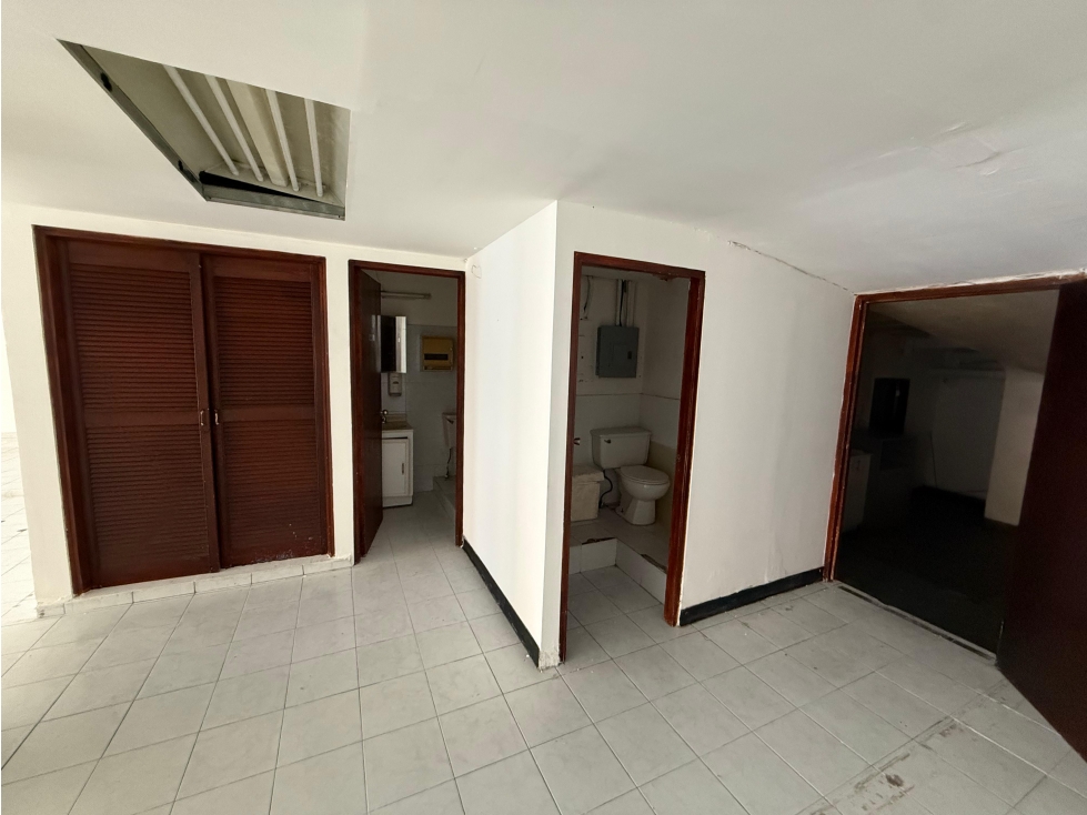 ALQUILER LOCAL COMERCIAL BELLA VISTA — foto 3