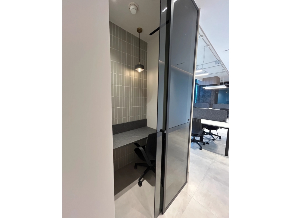 ALQUILER OFICINA CALLE 50 — foto 6