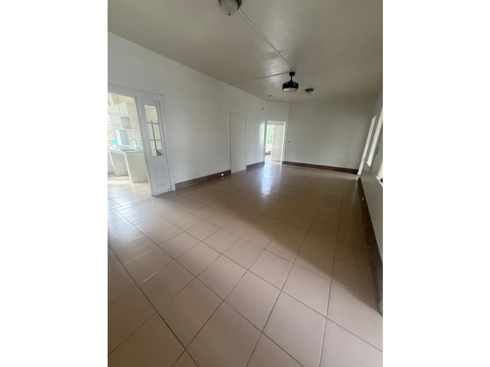 ALQUILER APARTAMENTO ALBROOK BALBOA LINEA BLANCA