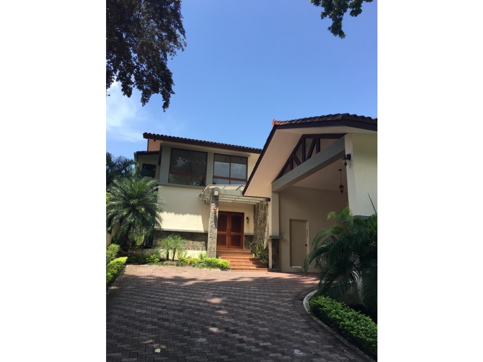 ALQUILER CASA CLAYTON LINEA BLANCA