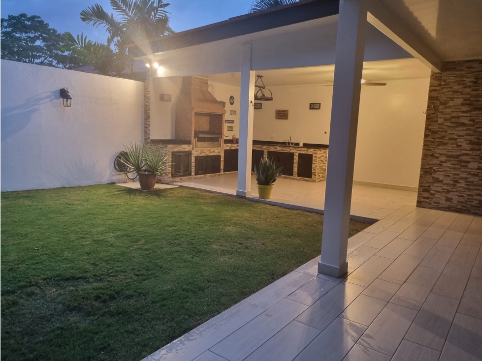 ALQUILER CASA AMOBLADA VERSALLES