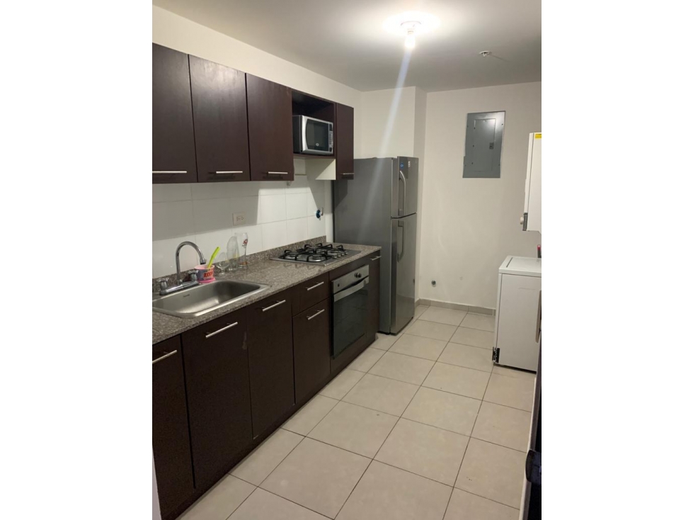 ALQUILER APARTAMENTO EL BOSQUE — foto 2