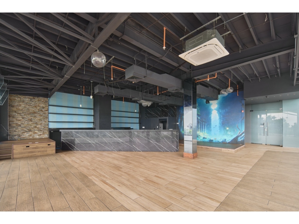 ALQUILER LOCAL COMERCIAL AVENIDA BALBOA