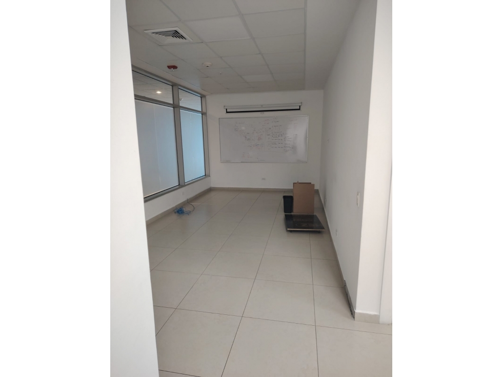 ALQUILER OFICINA COSTA DEL ESTE — foto 5