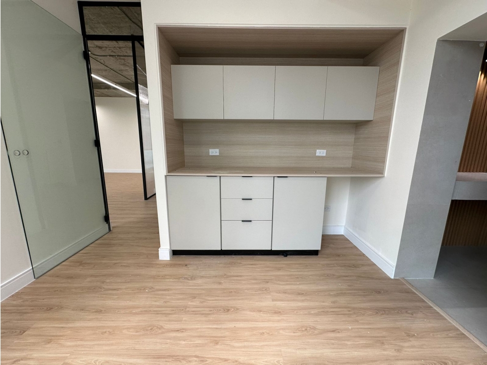 ALQUILER OFICINA CALLE 50 — foto 6