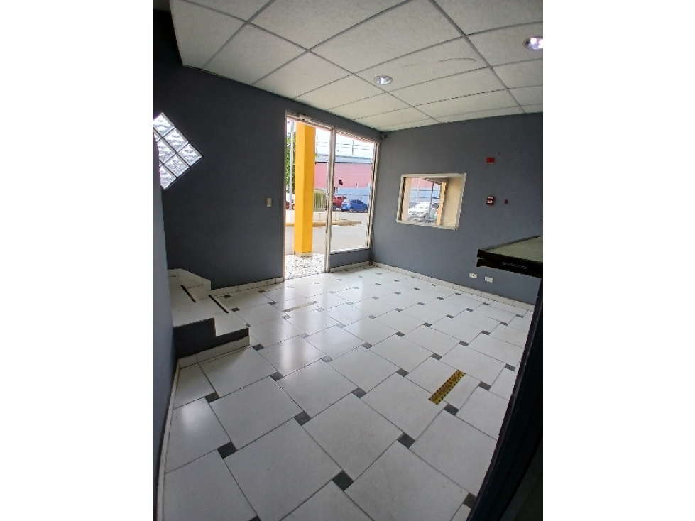 ALQUILER LOCAL COMERCIAL PEDREGAL - 4
