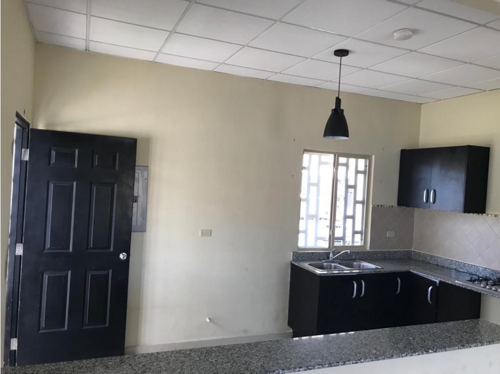 SE VENDE HERMOSA CASA LA FONTANA CHIRIQUI — foto 4