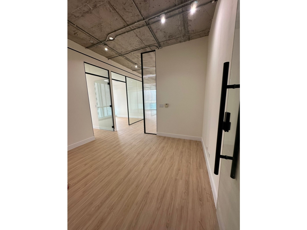 ALQUILER OFICINA CALLE 50 — foto 5