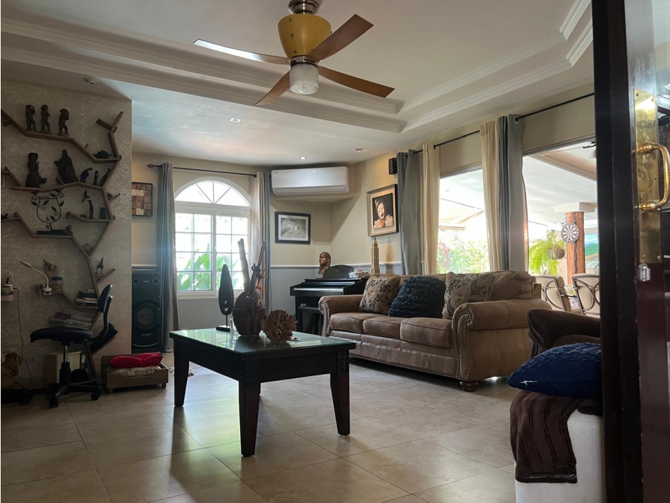 VENTA CASA CON TERRENO VILLA ZAITA