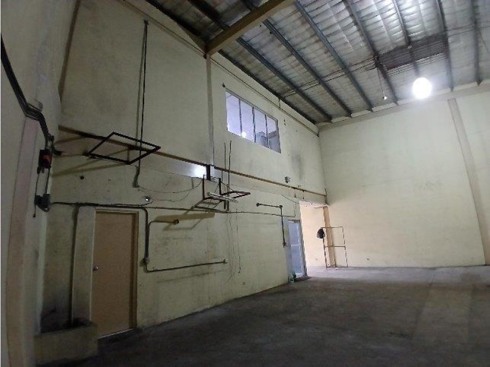 ALQUILER LOCAL COMERCIAL PEDREGAL - 5