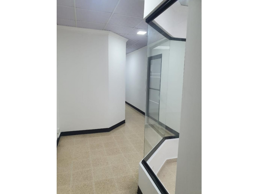 ALQUILER OFICINA AVENIDA BALBOA