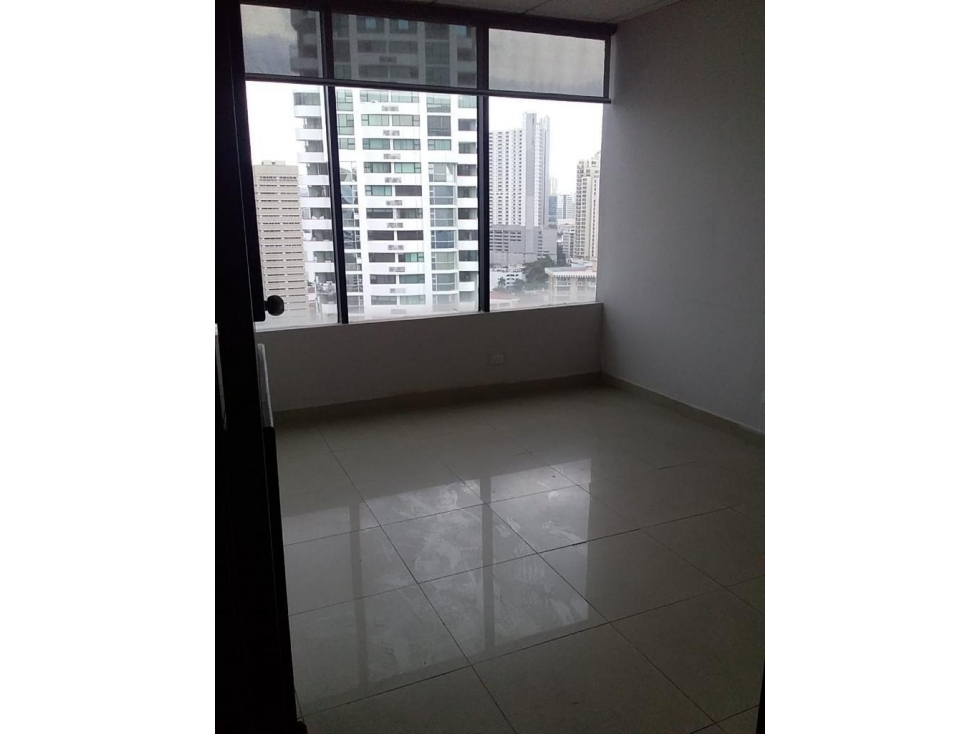 ALQUILER OFICINA CALLE 50 — foto 4