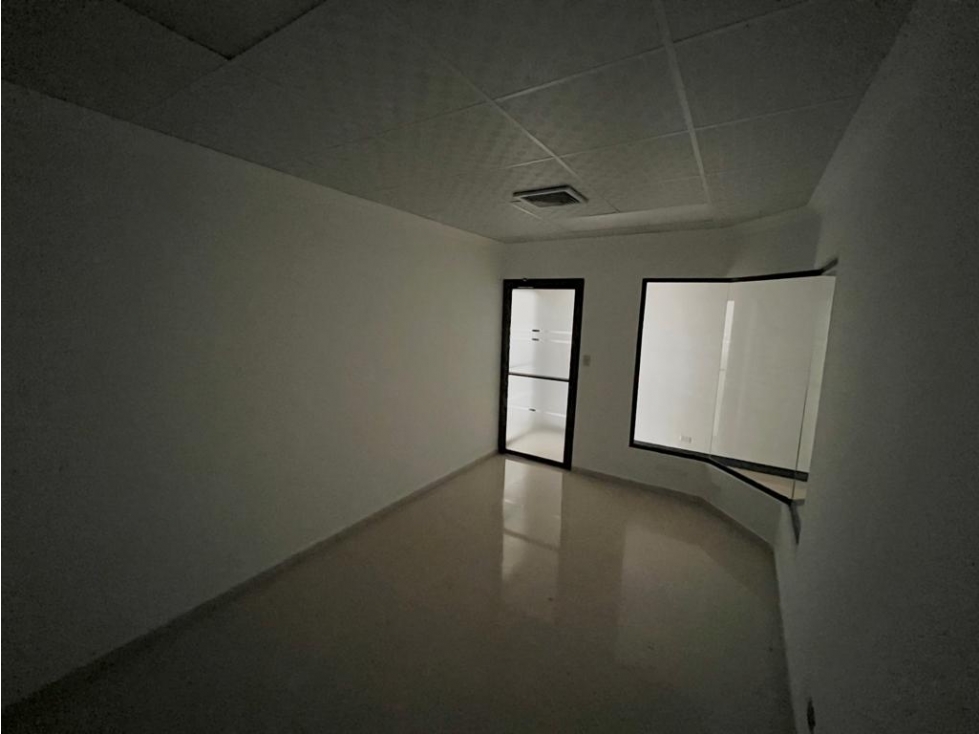 ALQUILER OFICINA AVENIDA BALBOA — foto 4