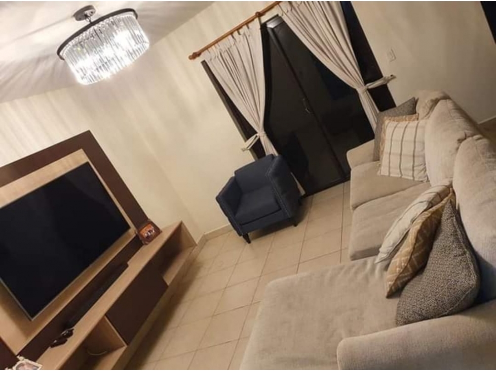 ALQUILER CASA AMOBLADA VERSALLES