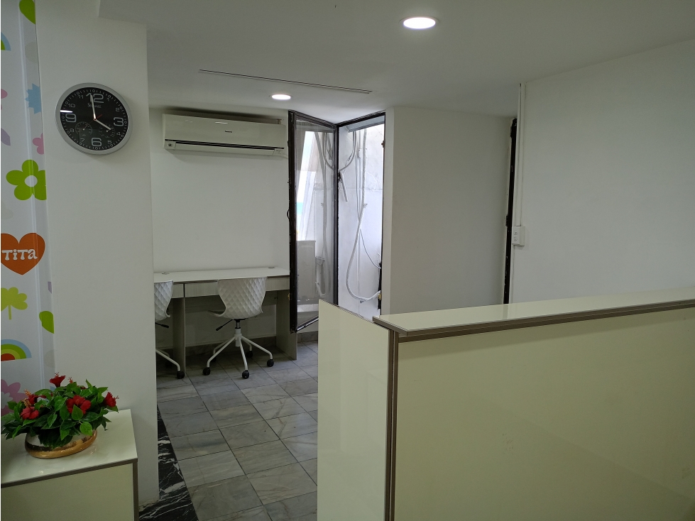 ALQUILER OFICINA TIPO LOFT AVENIDA BALBOA — foto 3