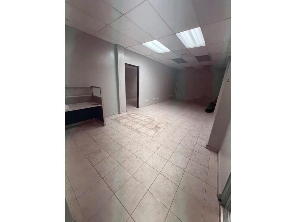 ALQUILER OFICINA PUEBLO NUEVO
