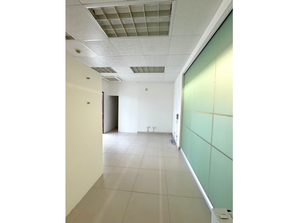 ALQUILER DE OFICINA EN EDISON CORPORATE CENTER, BETANIA — foto 6