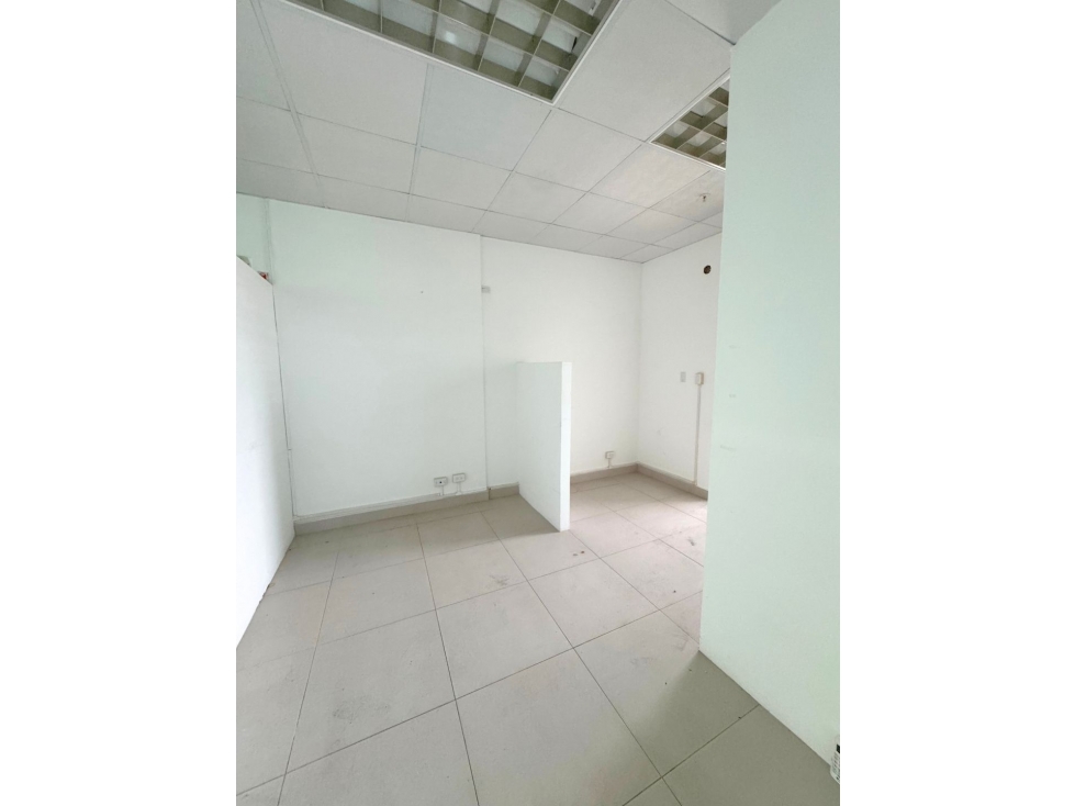ALQUILER DE OFICINA EN EDISON CORPORATE CENTER, BETANIA — foto 5