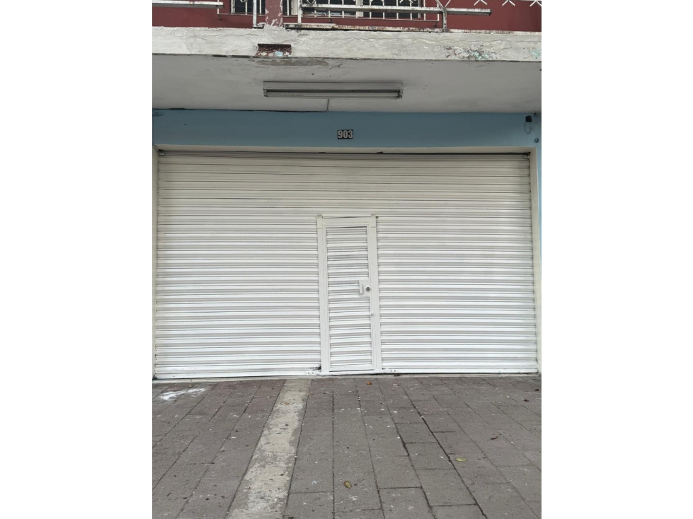 SE RENTA LOCAL EN AVENIDA JUAN CARRASCO, CENTRO. - 1