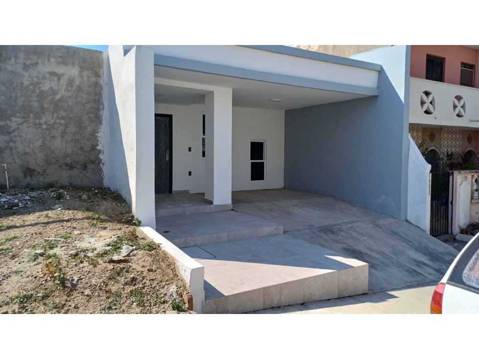 Estrene Casa en venta en la Col. Estero, una sola planta, 2 recámaras - 2