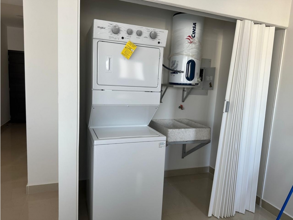 SE RENTA DEPARTAMENTO DE 2 RECAMARAS AMUEBLADO, TORRE 5. - 5