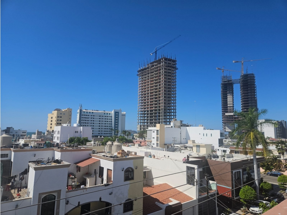 Depto en venta en planta baja, a 3 cuadras del Malecón de Mazatlán
