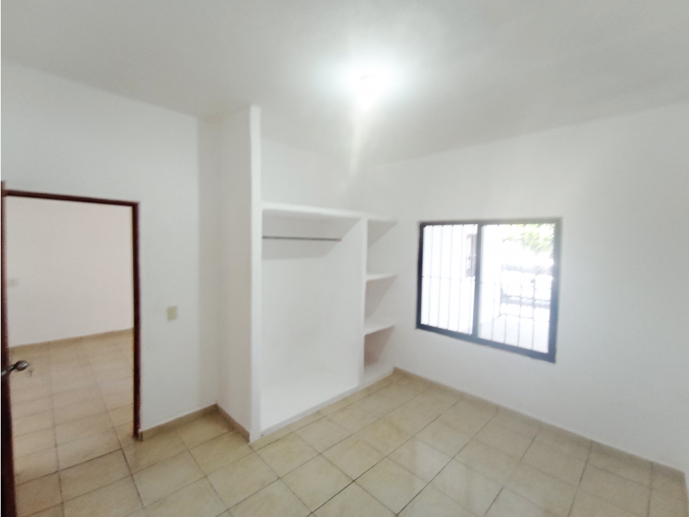 Casa en venta a 3 cuadras de Plaza Ley Bicentenario 4 recámaras — foto 4