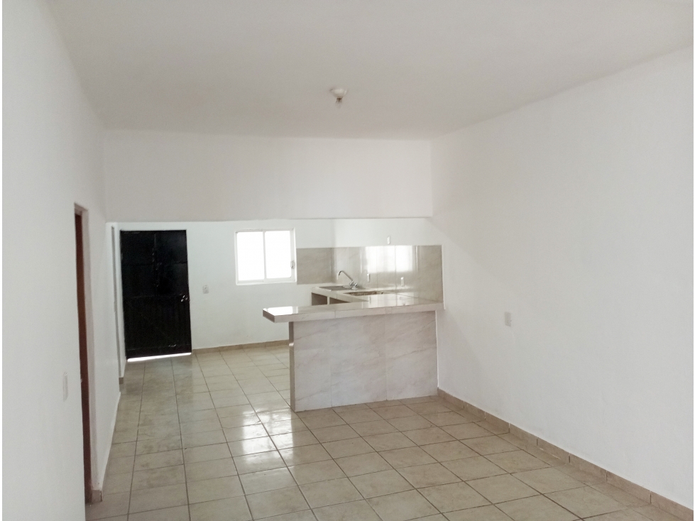 Casa en venta a 3 cuadras de Plaza Ley Bicentenario 4 recámaras — foto 2