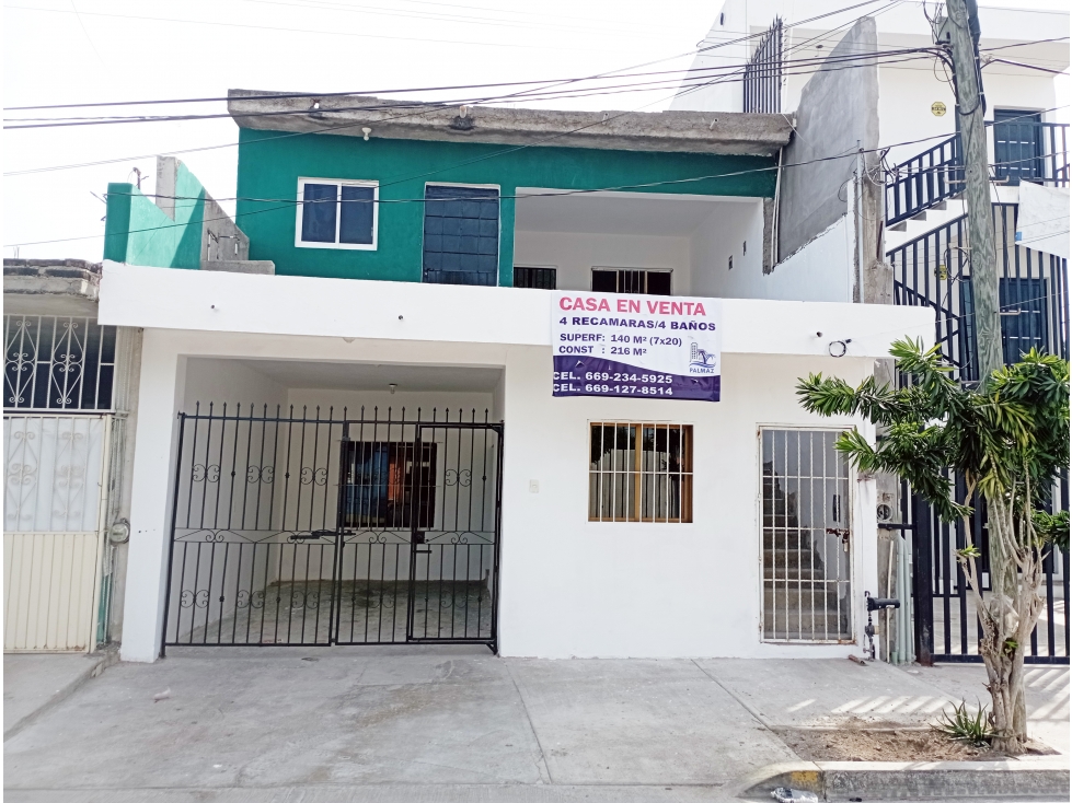 Casa en venta a 3 cuadras de Plaza Ley Bicentenario 4 recámaras