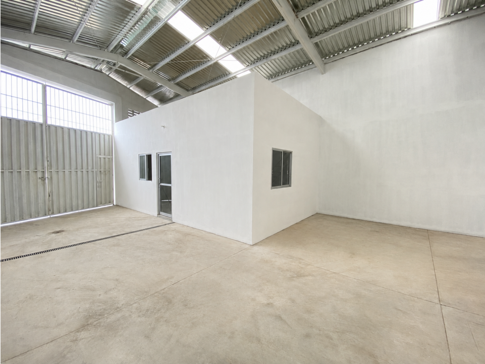 BODEGA EN RENTA EN RINCÓN DE URÍAS DE 350 M2 — foto 5