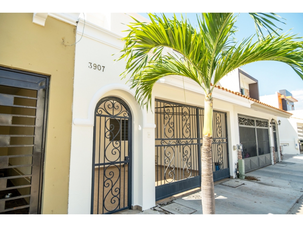 Casa en venta en Real del Valle cerca de Plaza Galerías — foto 2