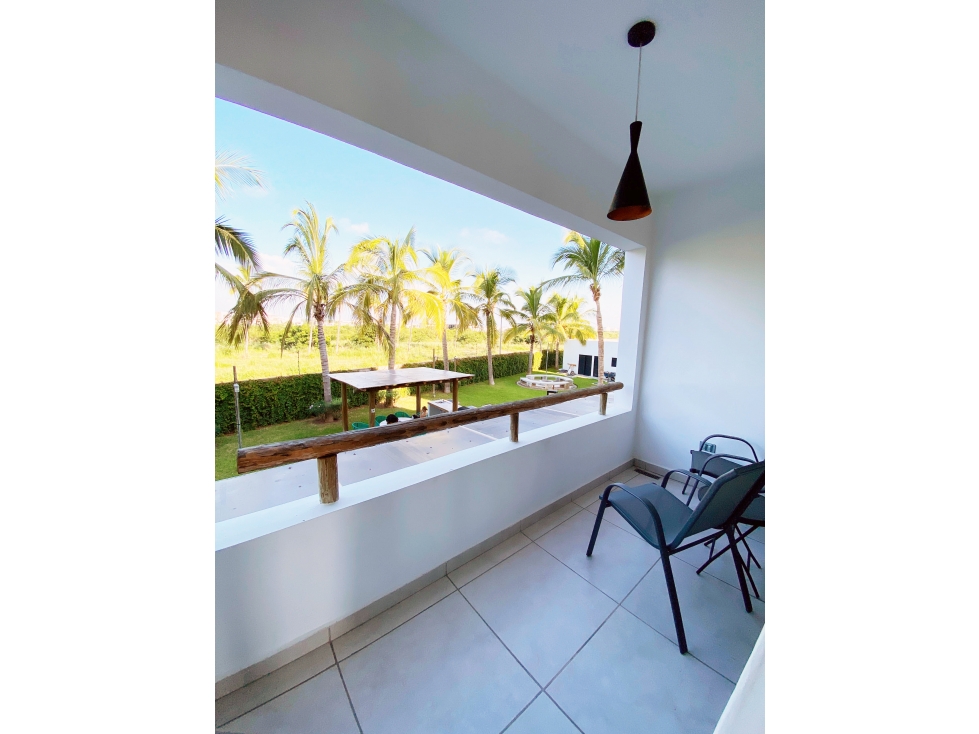 Departamento amueblado con balcón y vista a áreas verdes — foto 2