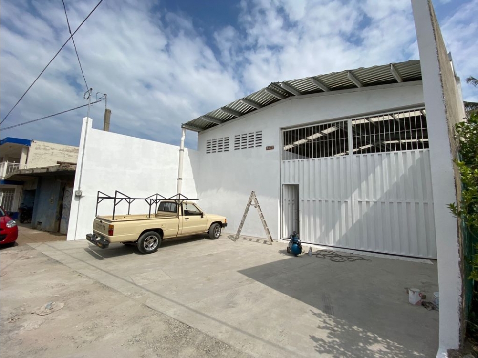 BODEGA EN RENTA EN RINCÓN DE URÍAS DE 350 M2 — foto 2